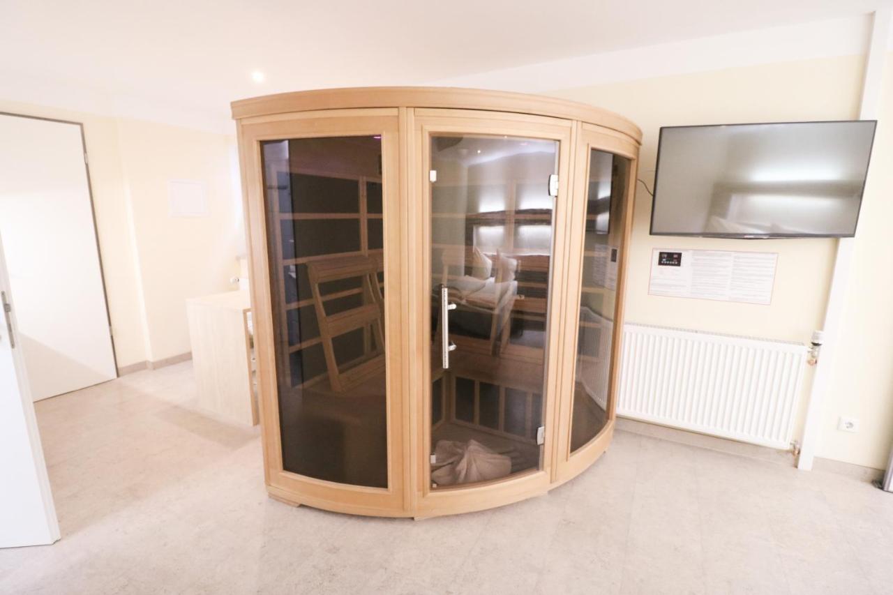 Aparthotel Petul Ernestine 3*